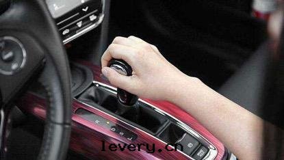 教你10个(gè)汽車日(rì)常養護小常識