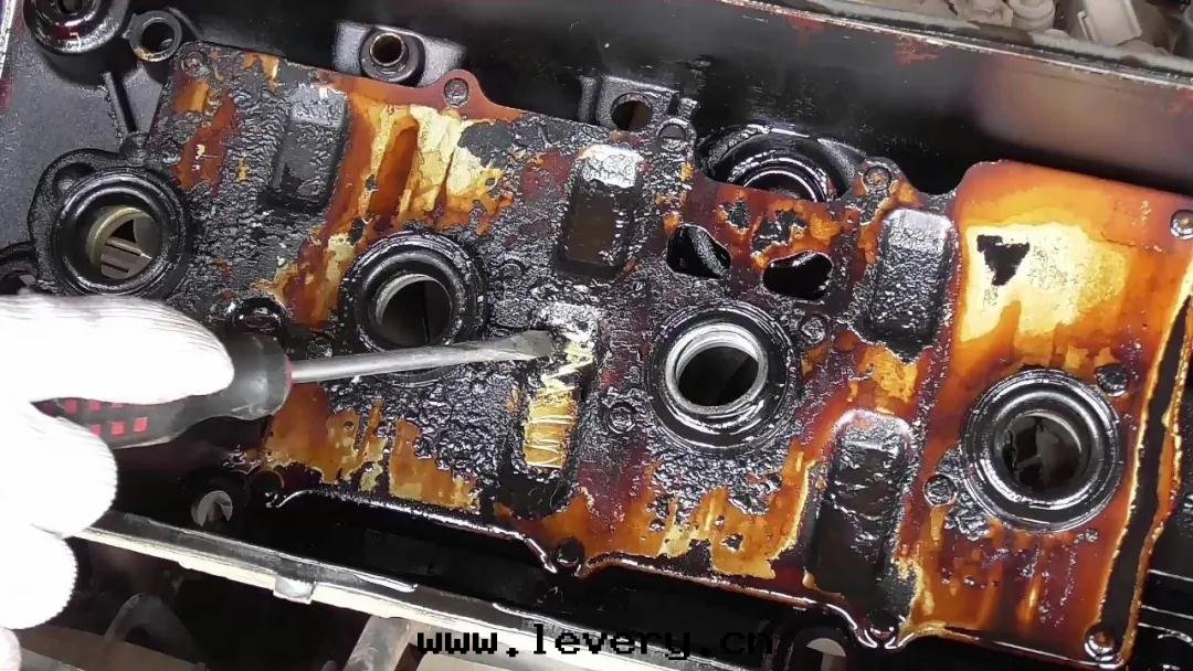 涡輪增壓器油(yóu)泥(ní)