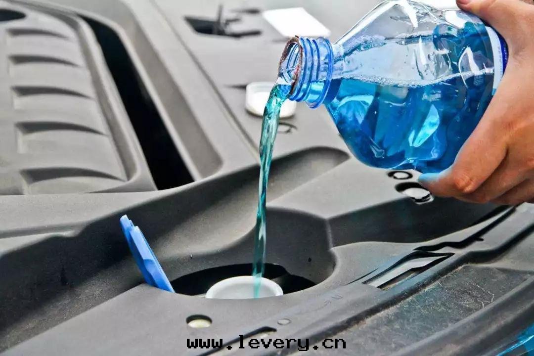 玻璃水(shuǐ)添加