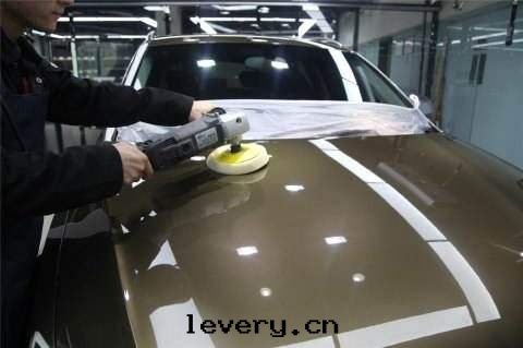 從哪幾(jǐ)个(gè)方(fāng)面(miàn)選择汽車漆面(miàn)保養項目