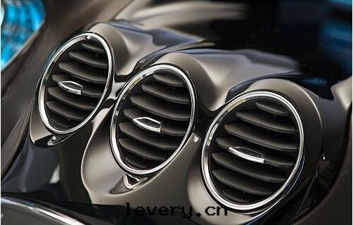 冬天来(lái)了(le)，为(wèi)什(shén)麼(me)汽車空(kōng)調更(gèng)需要清(qīng)潔？