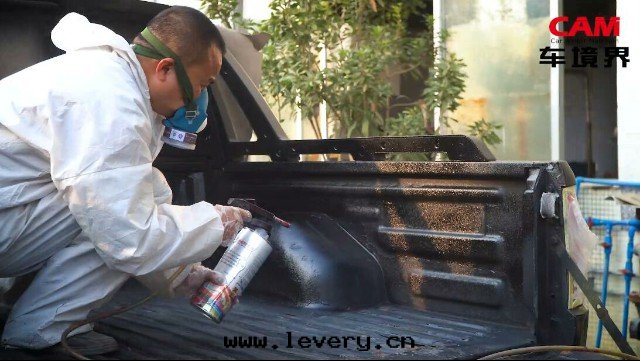 江鈴改裝(zhuāng)，噴塗施立盾猛禽漆紋理漆，提(tí)升(shēng)整車防護性(xìng)