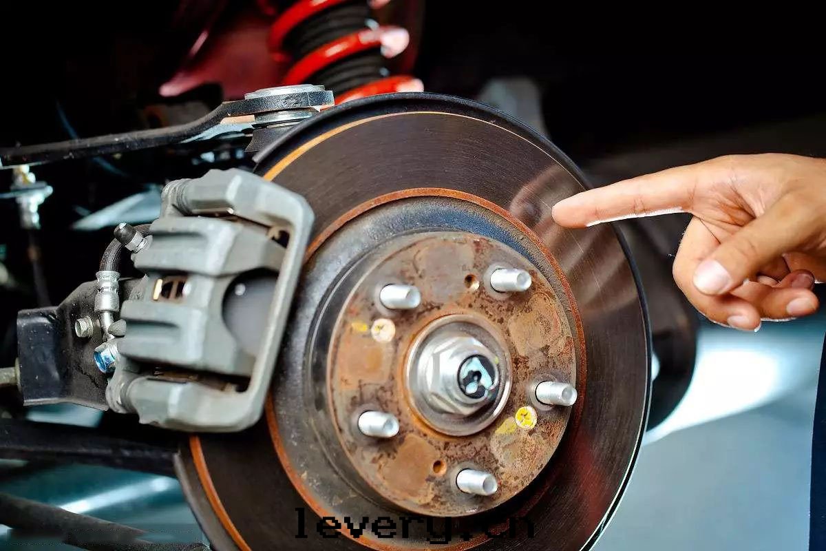 刹車为(wèi)啥需要(yào)每2万(wàn)公(gōng)里(lǐ)保養一(yī)次(cì)？