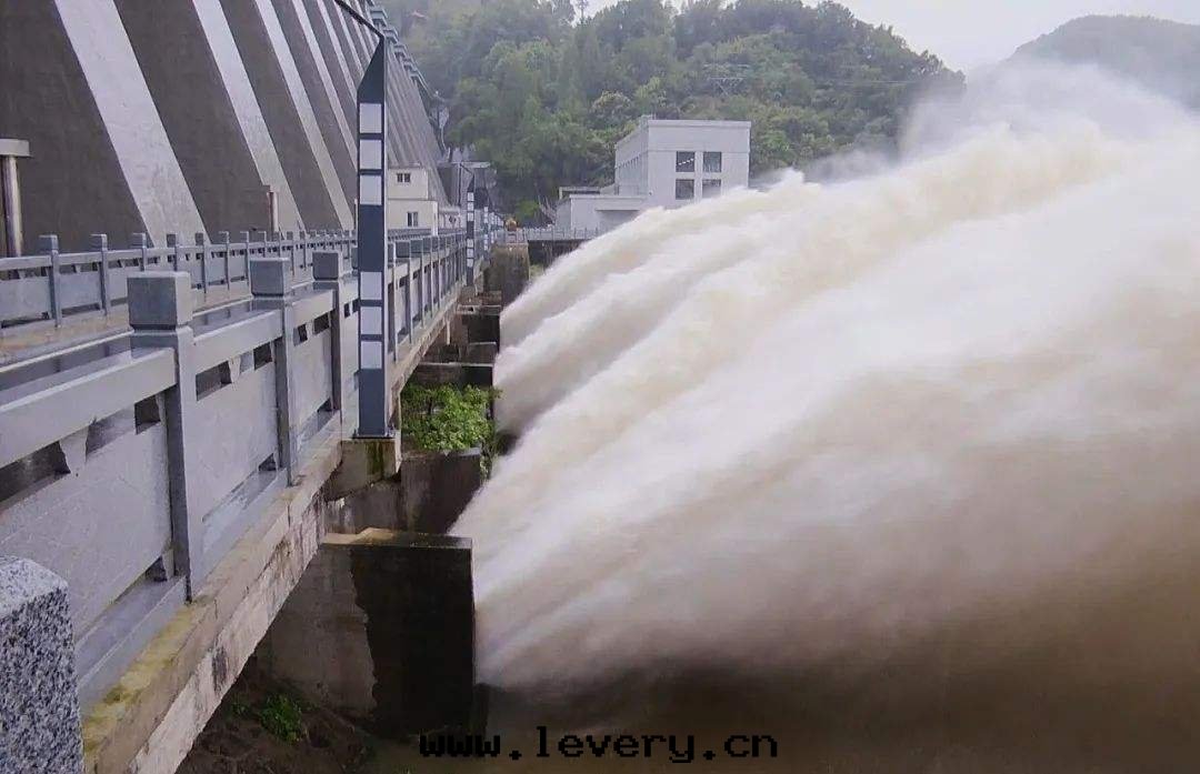 疫情(qíng)、南(nán)澇北(běi)旱......汽車清(qīng)洗店(diàn)如(rú)何熬过(guò)重(zhòng)重(zhòng)障礙？